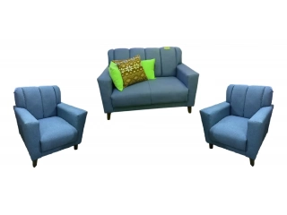 Descripcion: Descripción Transforma tu espacio con el Juego Living Sofá Sillón 3 Cuerpos   2 Butacas modelo NORDICO ATENAS. Este conjunto, con un estilo nórdico que combina elegancia y funcionalidad, es ideal para quienes buscan un ambiente acogedor y mod