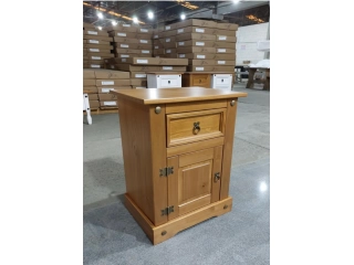 Mesa de luz mexicana 100% madera lustrada brillosa Color miel. Mesa de luz mexicana 100% madera lustrada brillosa Color miel.