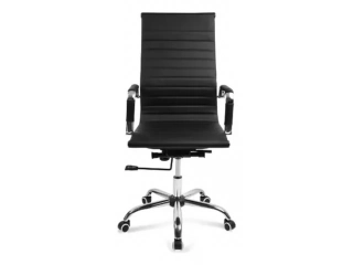 Silla de escritorio tapizada en cuero ecol&oacute;gico con posabrazos El tapizado est&aacute; disponible en color negro y blanco La estrella es de metal con 5 ruedas que se deslizan por cualquier tipo de superficie ya sea parquet, moquet o azulejos Dise&ntilde;o elegante. Aju