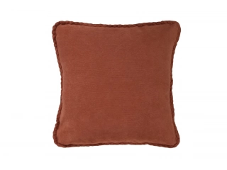 Dale un toque de estilo a tu hogar con el almohad&oacute;n decorativo Olive. Su dise&ntilde;o cuadrado de 45 x 45 cm, en un elegante color verde, le dar&aacute; un toque de sofisticaci&oacute;n a cualquier ambiente. Perfecto para el living, el dormitorio o incluso la sala de estar, 