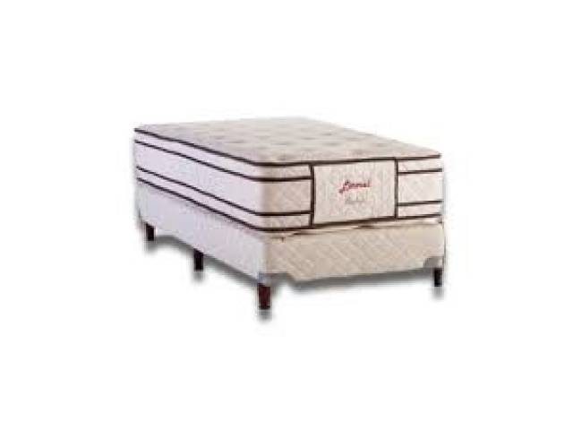 Descripcion:  Medidas: 0.90 cm ancho. 1.90 cm largo. 0.32 cm altura. DOBLE EXTRA PILLOW . Material: RESORTE. Extra pillow de 7 cm de espuma alta densidad. Tela: 100% algod&oacute;n . 100% Capitoneado. GARANTIA : 5 A&Ntilde;OS.