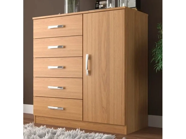 Descripcion: Dimensiones: 92cm de alto x 93cm de ancho x 40cm de profundidad. El material del cuerpo es mdp y el material de los cajones es mdp. Con 5 cajones. Con puerta.