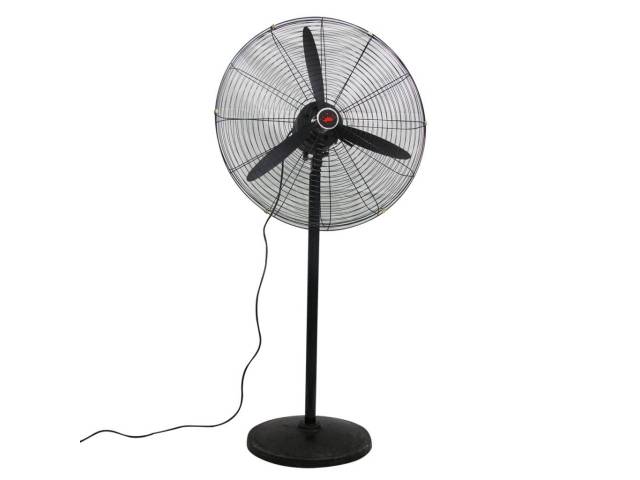 Descripcion: Motor super potente: 150 W  Diámetro: 26" (66 cm)  Altura: 143 cm  3 niveles de potencia  Aspas de aluminio  Base de 4,5 kg  Sin regulación de altura  Función Oscilante  Garantía: 1 AÑO.