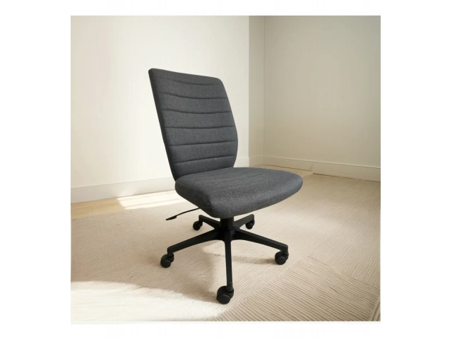 Descripcion: Silla de oficina en tela- Color gris Con ruedas. con altura regulable con gas. 