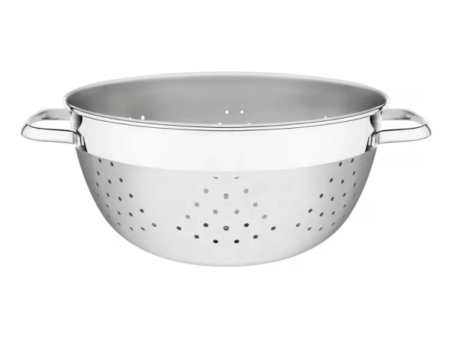 Descripcion: Diámetro 20cm Altura 10cm Material: Acero inoxidable altamente durable Terminación opaca con detalles brillantes Ideal para colar todo tipo de pastas Apto para lavavajillas