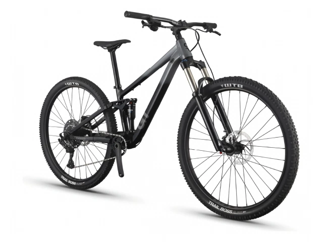 Descripcion: DOBLE SUSPENSION. Cuadro: Aleación de aluminio, 120mm de recorrido, eje pasante 12x148mm y soporte para el desviador trasero (UDH). Horquilla: Sr Suntour XCR34 Coil, 130mm de recorrido y eje pasante 15x110mm. Amortiguador trasero: Sr Suntour