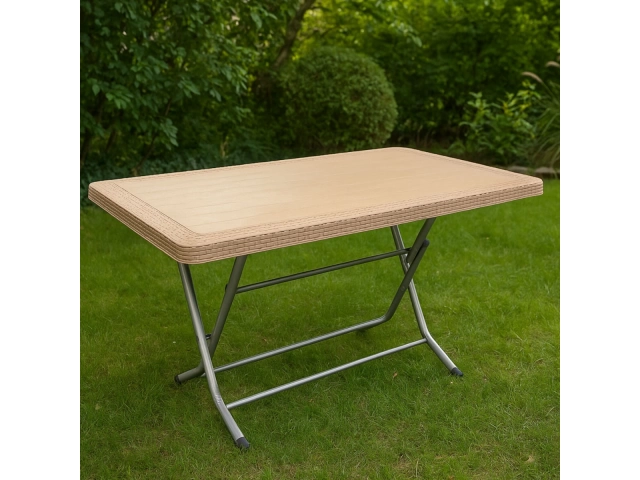 Medidas: 1.20 m x 70 cm Material: Tapa de polipropileno y estructura met&aacute;lica Dise&ntilde;o: Rectangular, moderno y funcional.